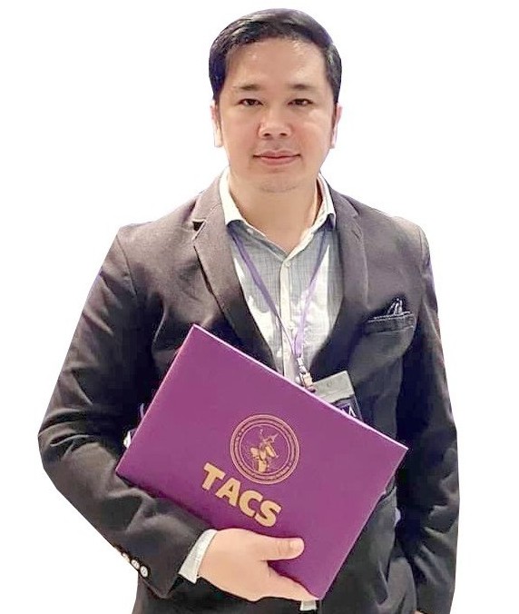 ดร.นพ. ธีรศักดิ์ แพทยาดิกุล